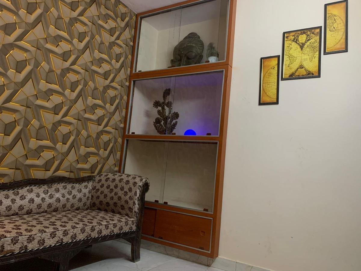 Privyrooms Gorakhpur Exteriör bild