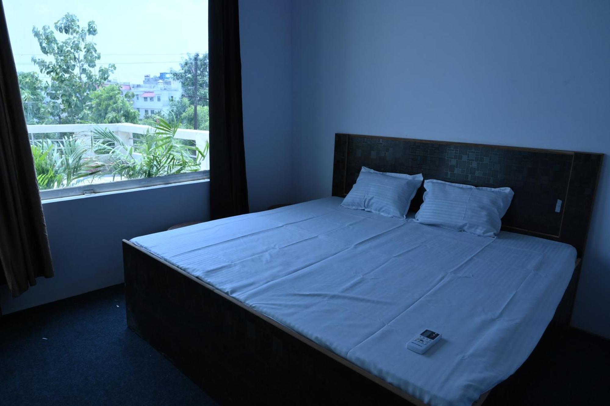 Privyrooms Gorakhpur Exteriör bild