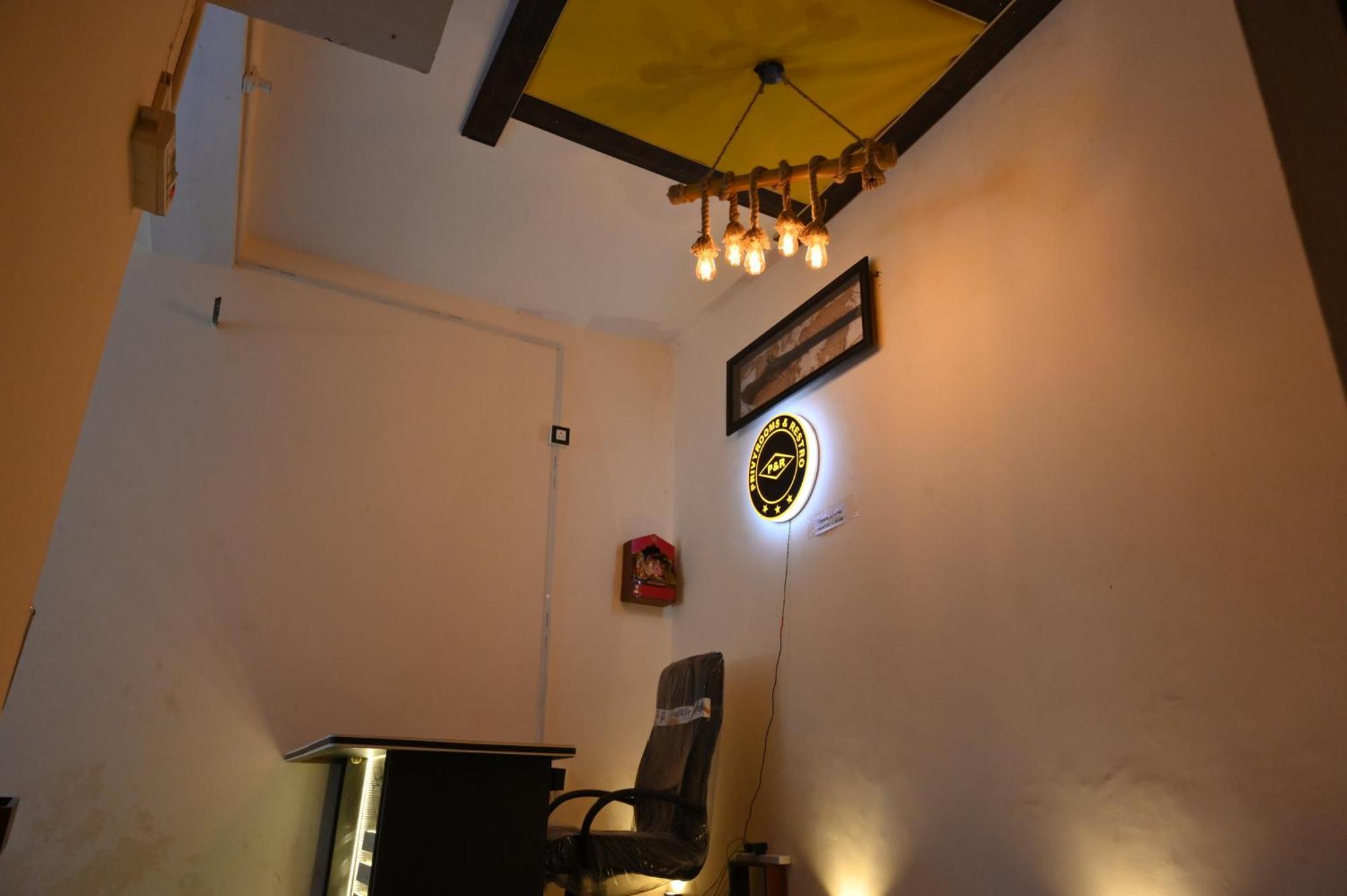 Privyrooms Gorakhpur Exteriör bild