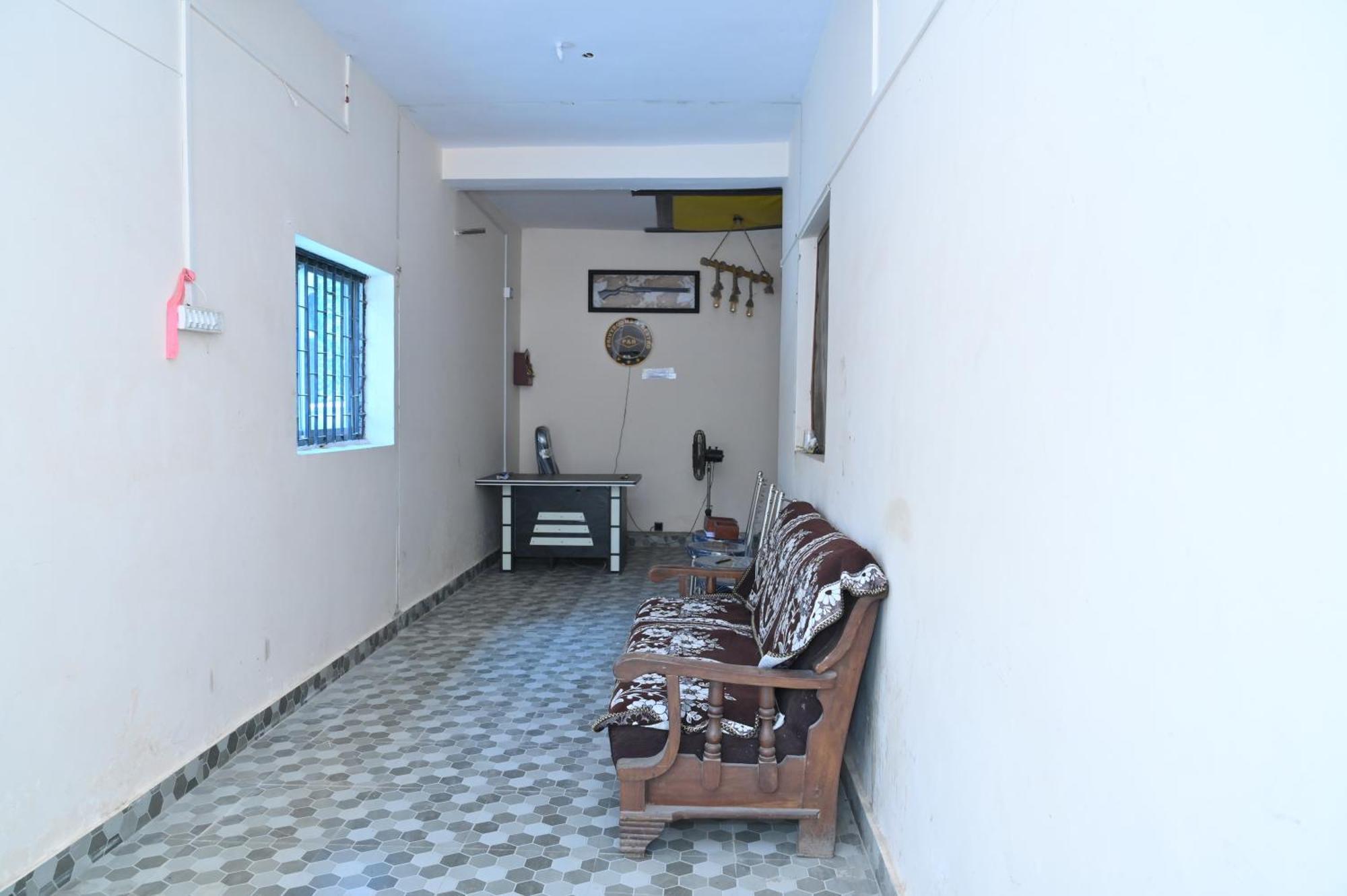 Privyrooms Gorakhpur Exteriör bild