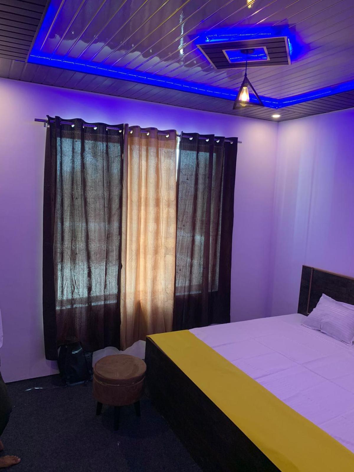 Privyrooms Gorakhpur Exteriör bild
