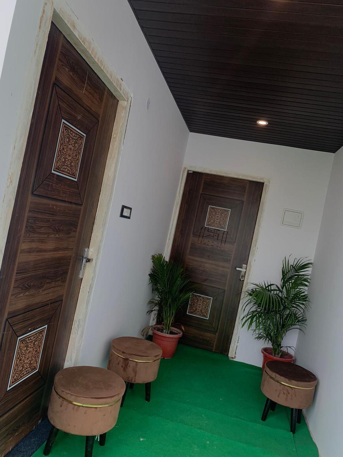 Privyrooms Gorakhpur Exteriör bild