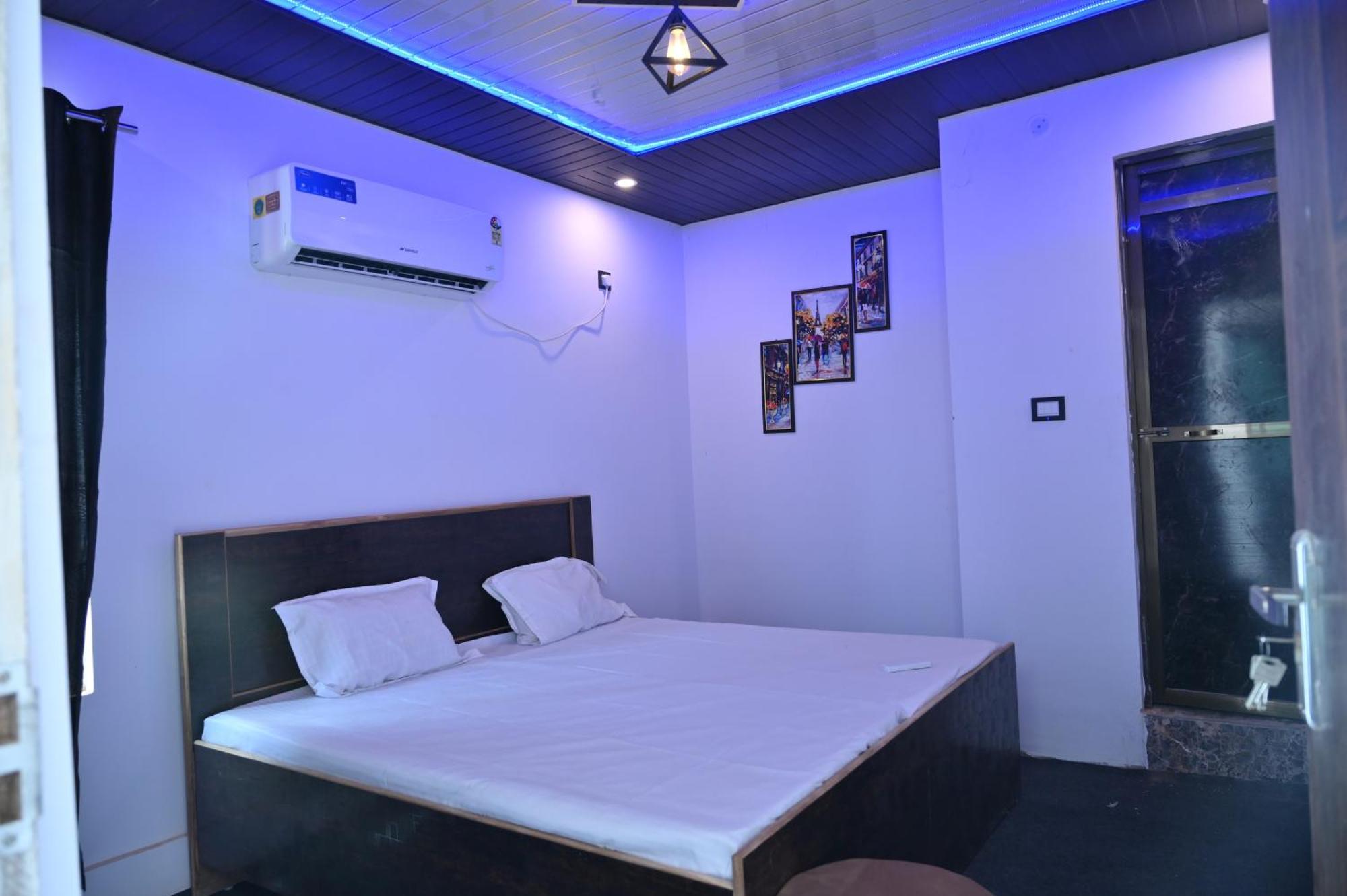 Privyrooms Gorakhpur Exteriör bild