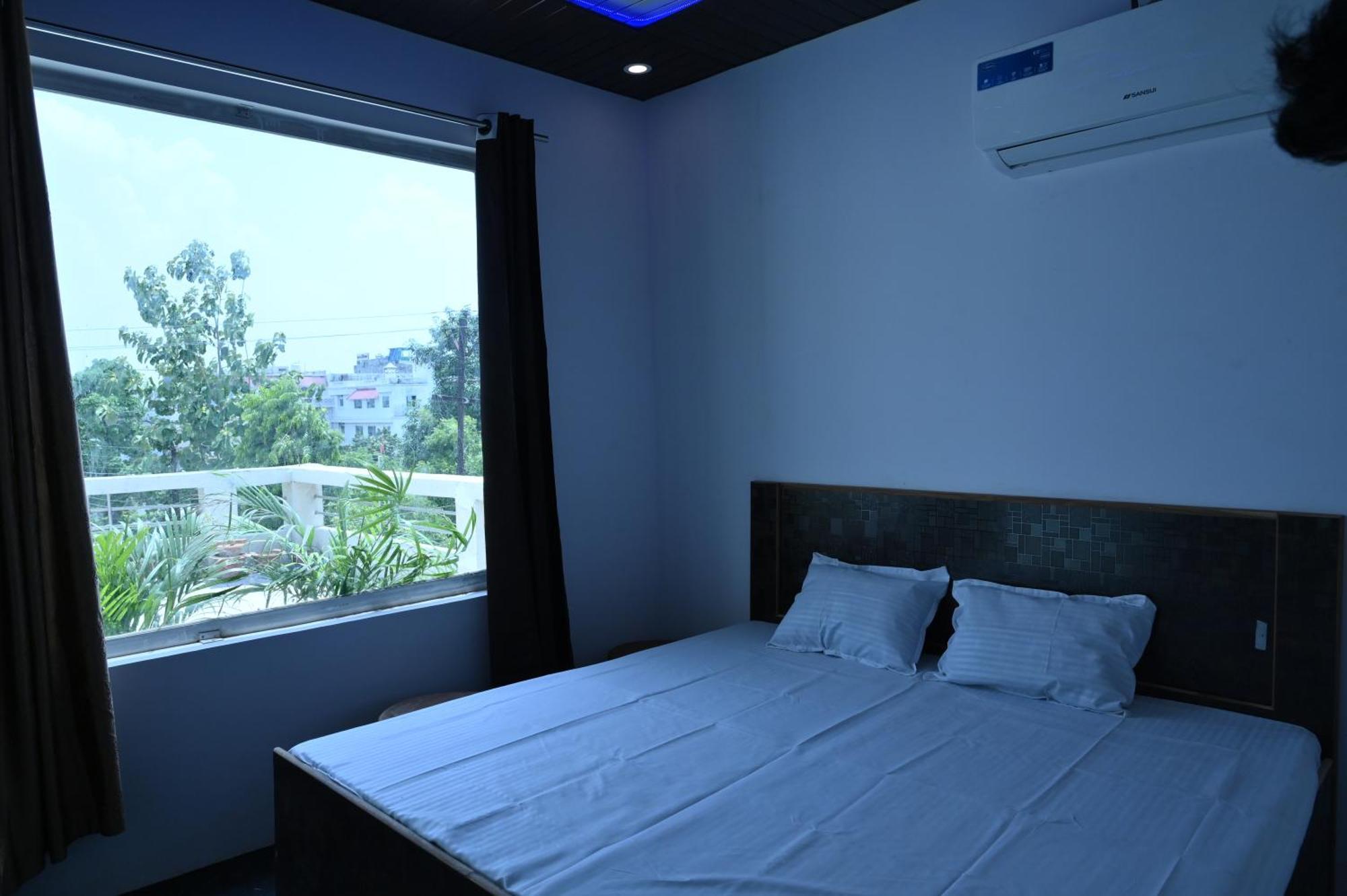Privyrooms Gorakhpur Exteriör bild